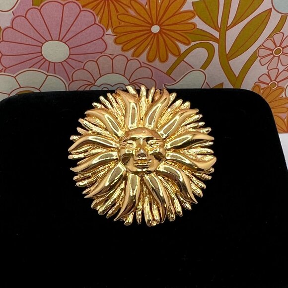 St. John Jewelry - St John Smiling Sunshine Brooch
